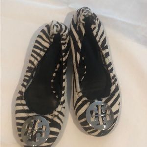 Tory Burch Zebra Revas!